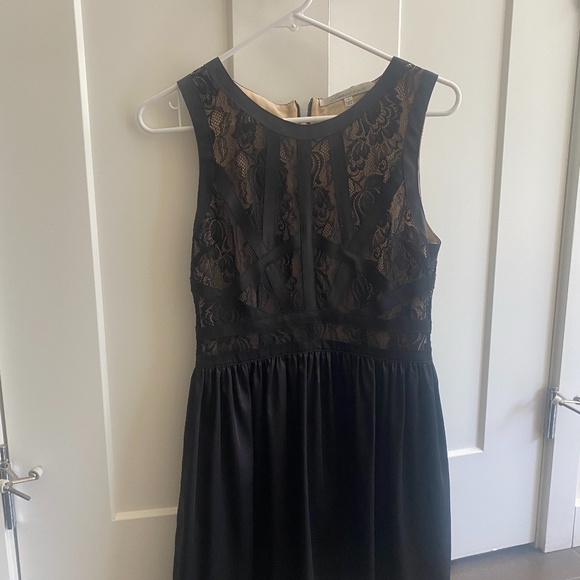 Friends + Lovers lace dress - Picture 1 of 3